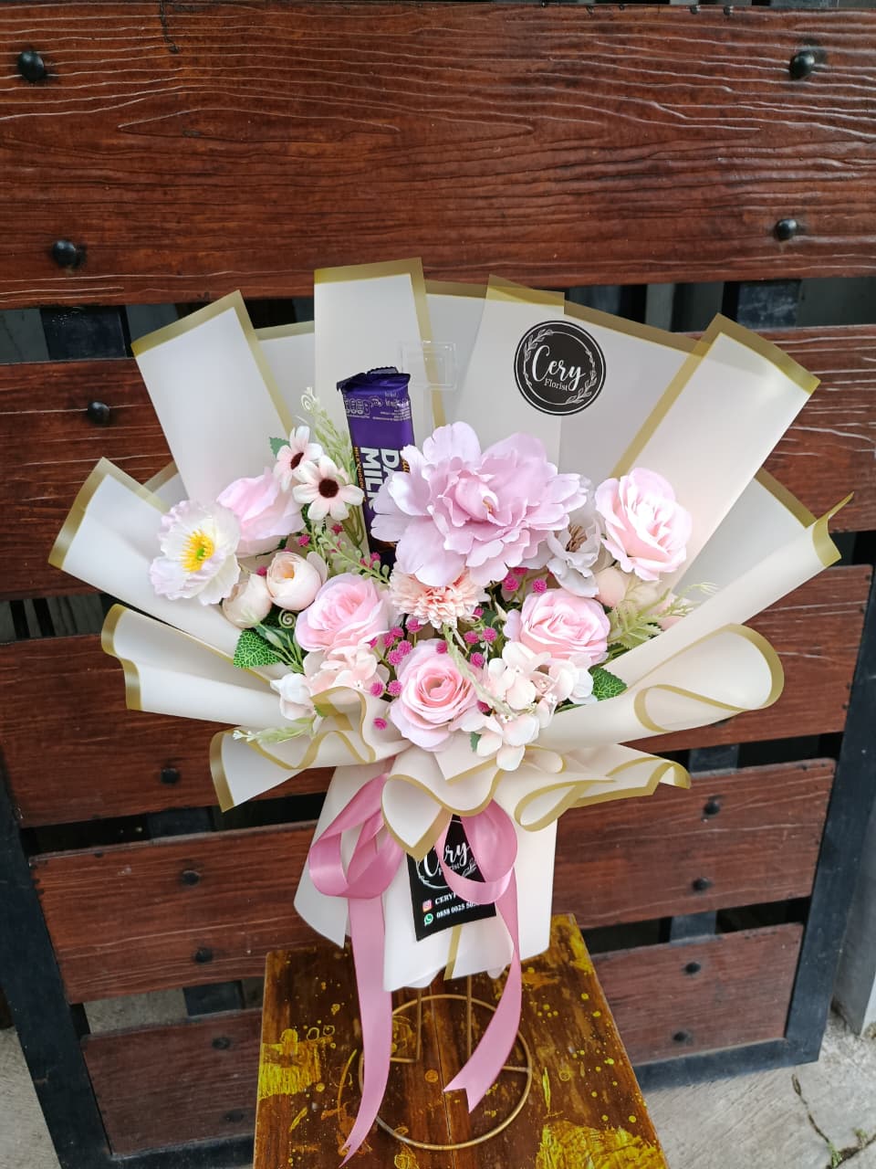 Bunga Palsu & Chocolate